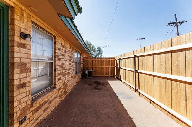 Building Photo - 5722 Brownfield Dr