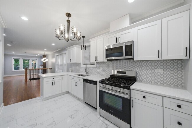 Building Photo - 8326 S Luella Ave