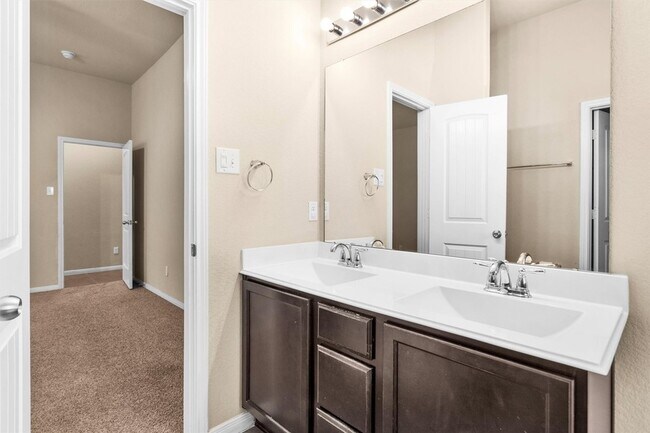 Building Photo - 11502 W Woodmark