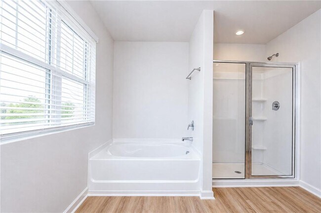 Building Photo - 24 Berryville Dr