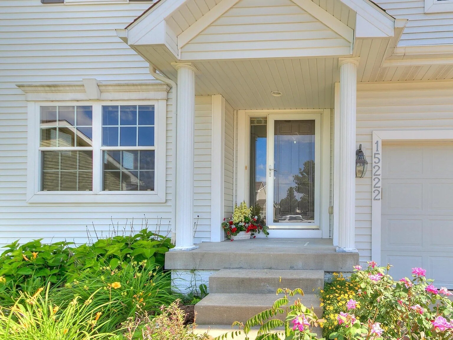 Building Photo - 15222 Aurora Cir