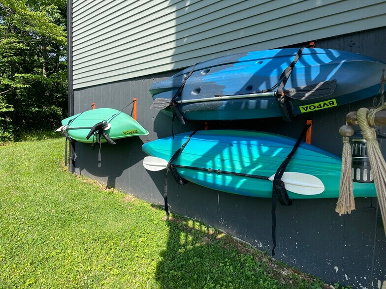 Shared kayaks - 579 Bella Vista Dr