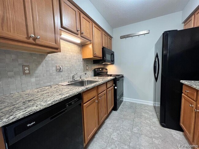 Building Photo - 2224 Touchdown Ct