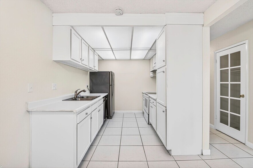 Building Photo - 212 S Kraemer Blvd