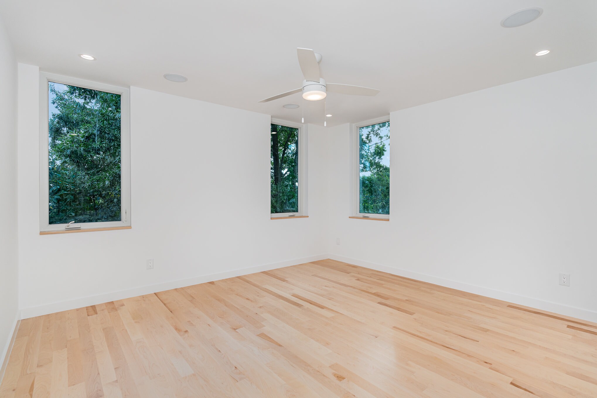 Building Photo - 515 W Lenoir St