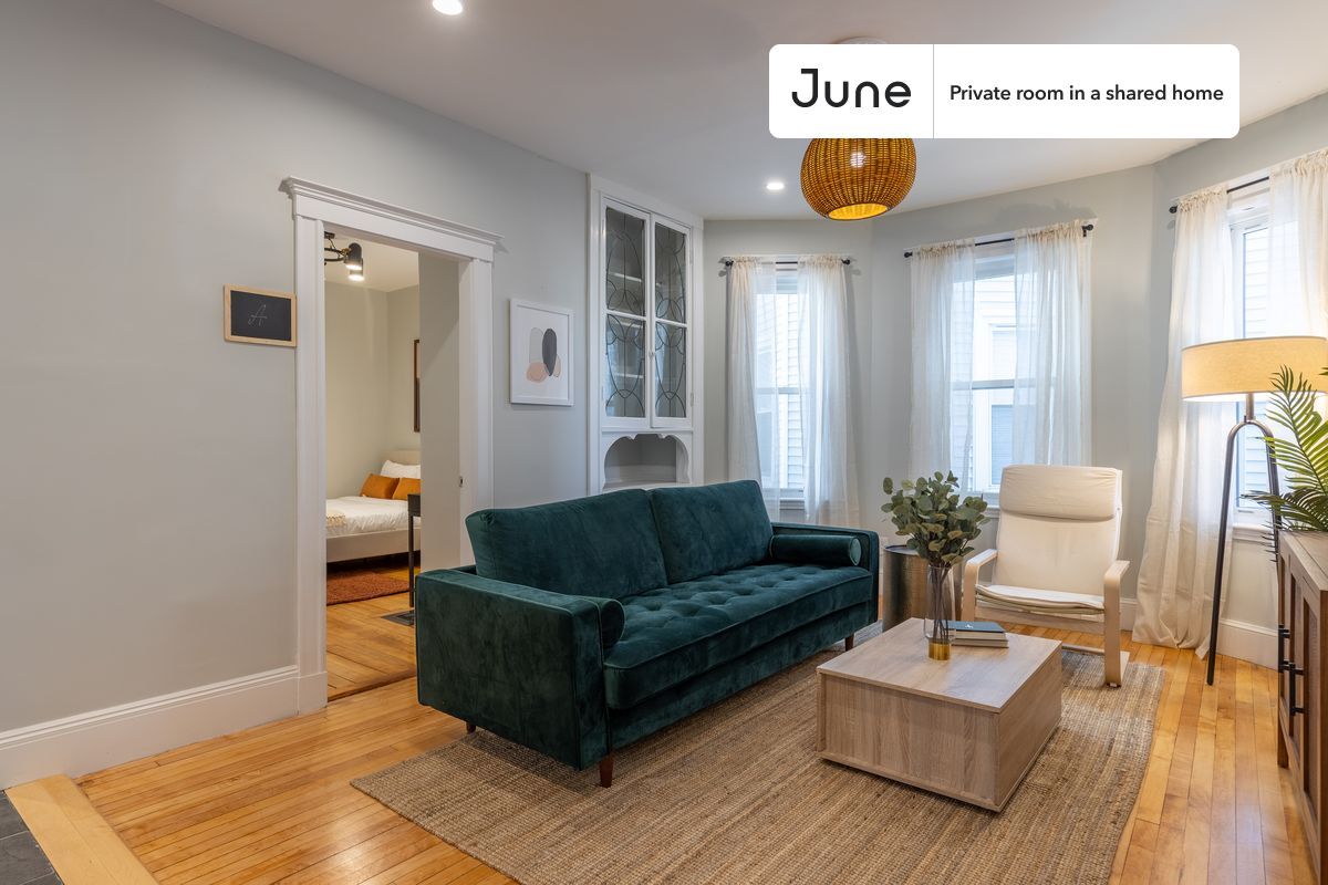 Building Photo - Room in Shared 4 bed/2 bath home in Savin Hill