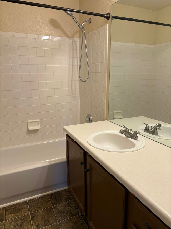 Building Photo - 4338 E Brookwood Dr