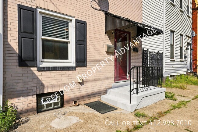 Building Photo - 1717 Sidney St