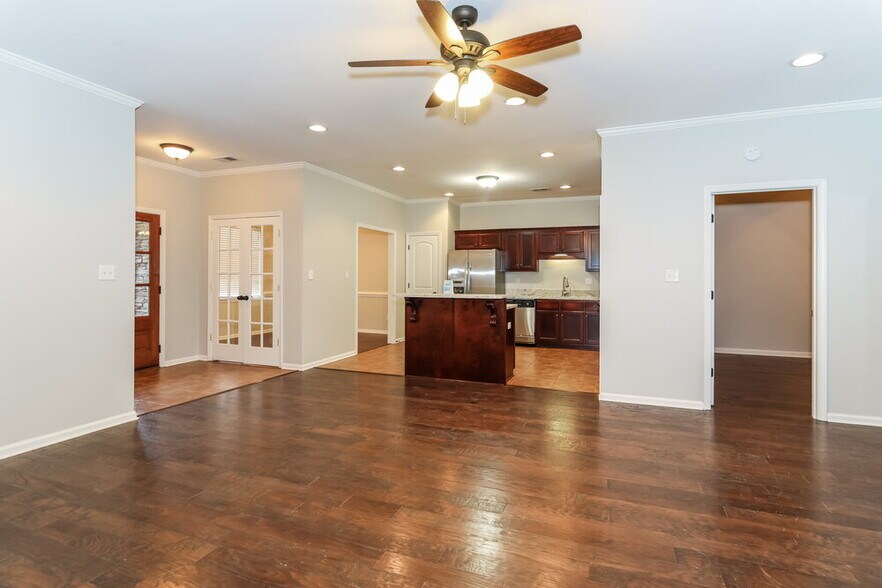 Building Photo - 2936 Boffin Dr