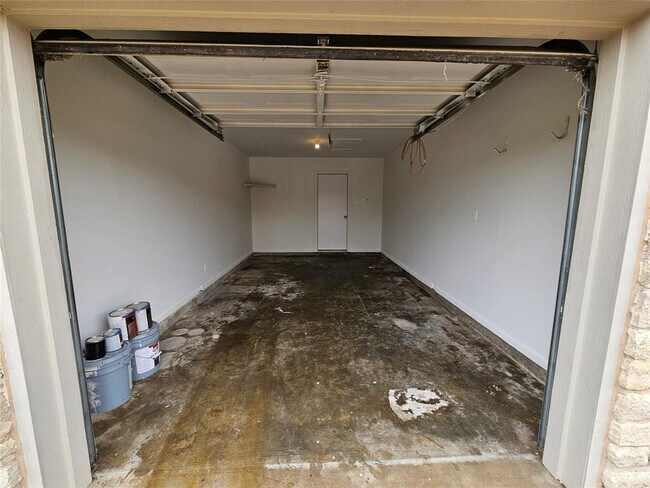 Building Photo - 1418 Hyridge Cir