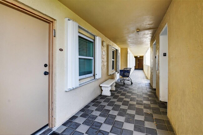 Building Photo - 3581 S Ocean Blvd