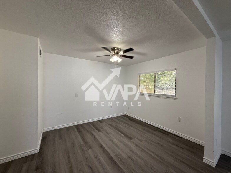 Building Photo - 12917 Waynesboro St