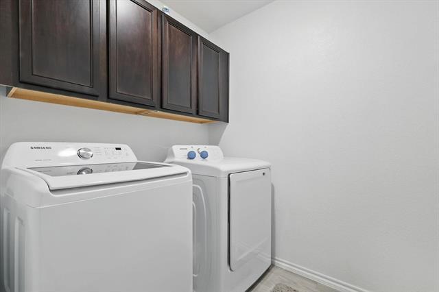 Building Photo - 2209 Davenport Dr