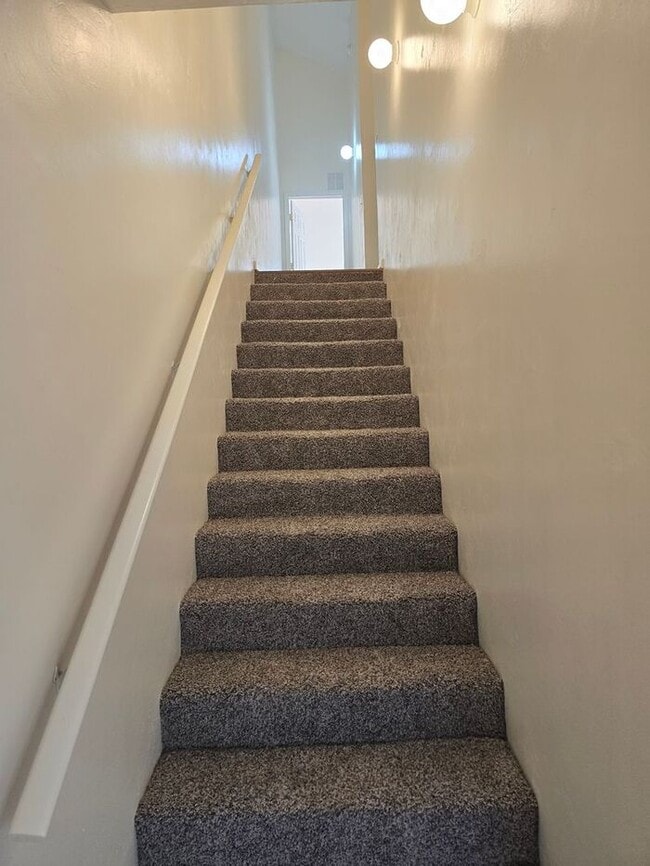 Building Photo - 3bedrooms 2.5 baths townhome Available Nov...