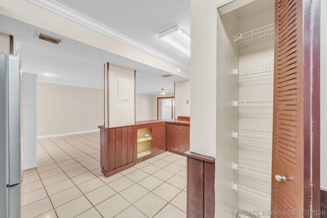 Building Photo - 221 NW 43rd Pl