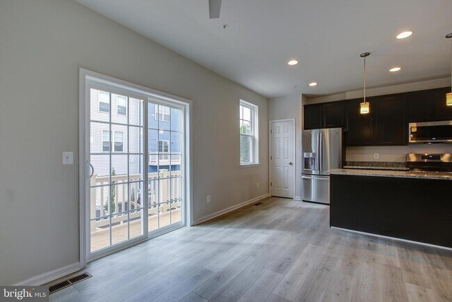 Building Photo - 14217 Travilah Rd