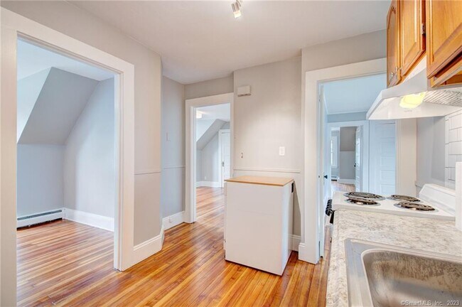 Building Photo - 34 Maplewood Ave