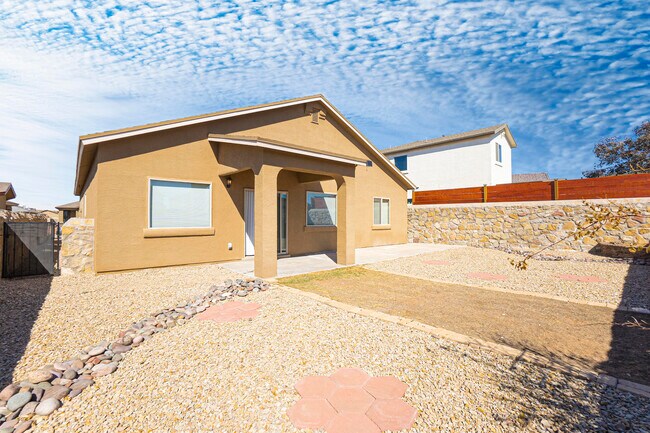 Building Photo - 7508 Wolf Creek Dr