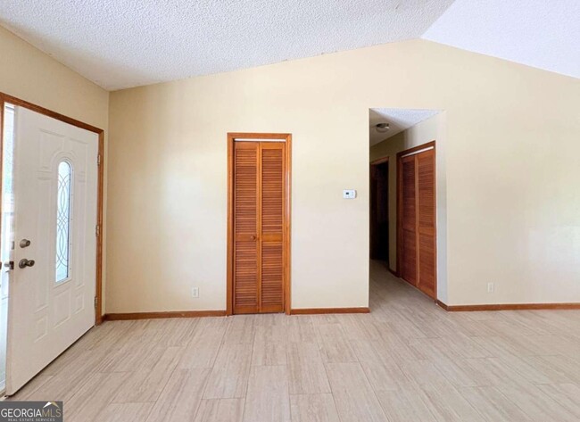 Building Photo - 603 Plantation Village Dr