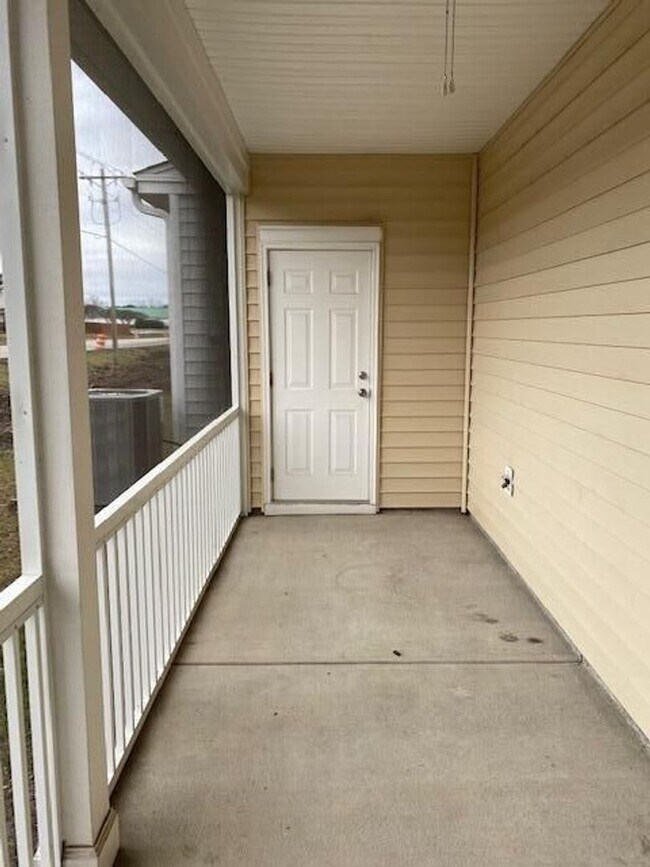 Building Photo - Townhouse in the Landings at Montague Plan...