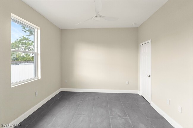 Building Photo - 1043 Albert Ave