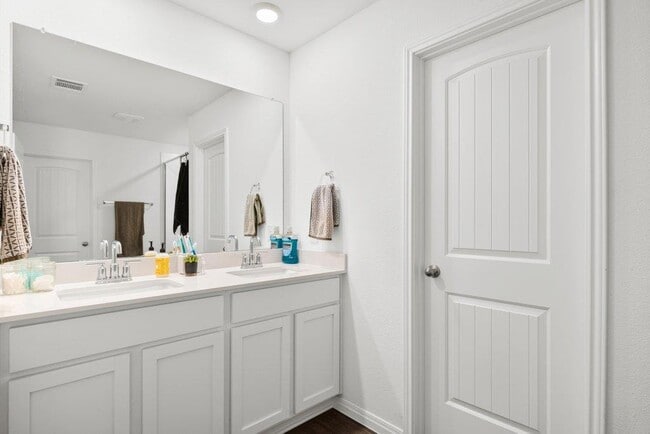 Building Photo - 151 Galanthus Ct