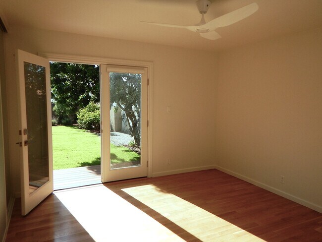 second bedroom - 2747 Clyde Ave