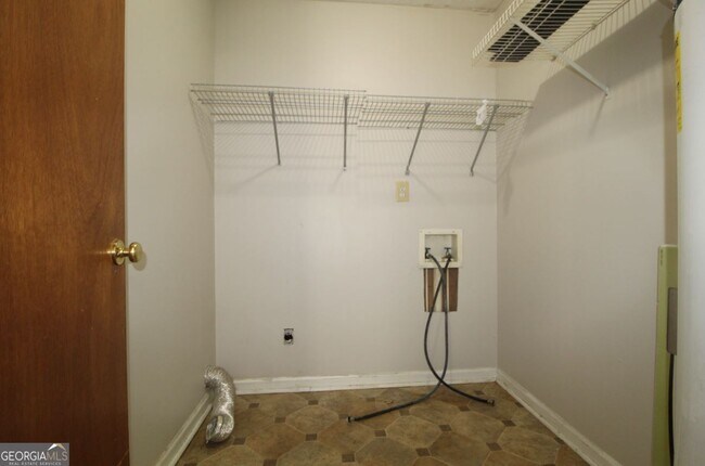 Building Photo - 16 Woodberry Dr