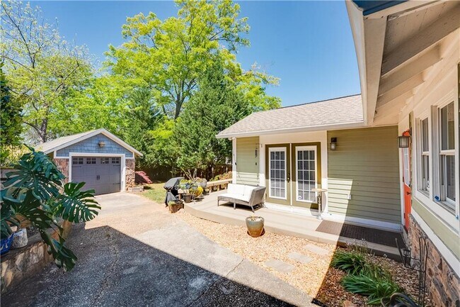 Building Photo - 45 Mortimer St SE