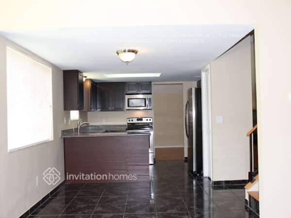 Building Photo - 4005 Stonehaven Rd