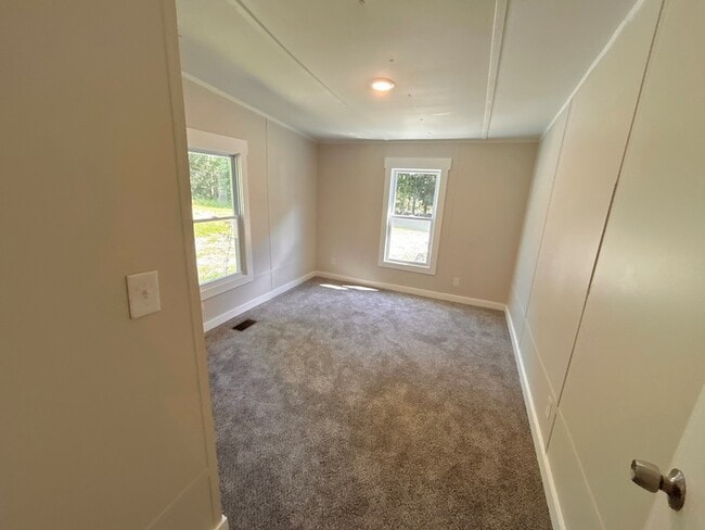 Building Photo - 415 Old Statesville Rd