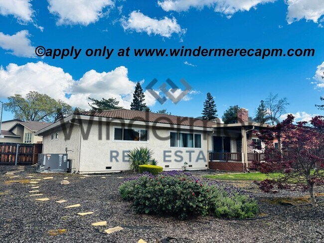 Building Photo - Beautiful 3-Bedroom Home in a Wonderful Fair Oaks Neighborhood!