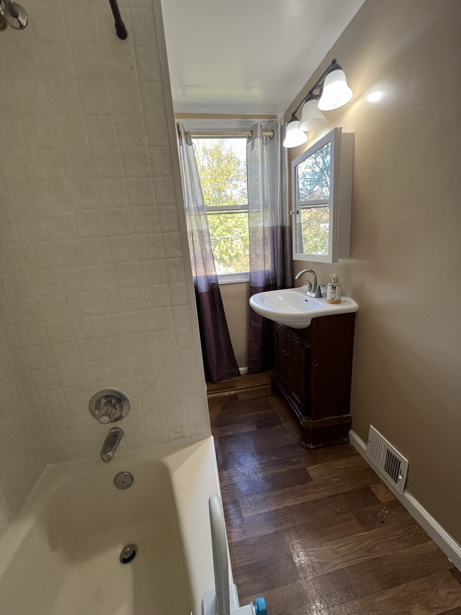 Building Photo - 7202 Sindall Rd