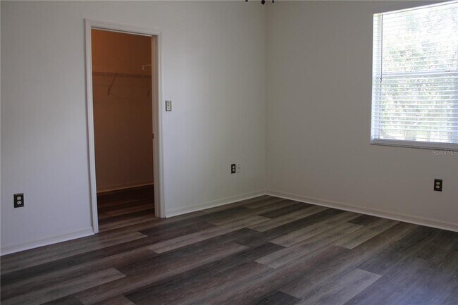 Building Photo - 3429 Parkridge Cir