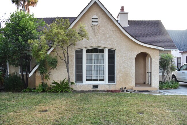 Front of House - 423 S Indiana St