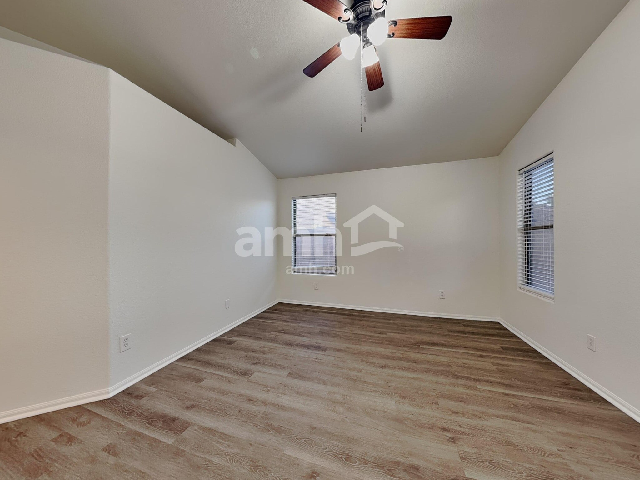 Building Photo - 12613 W Reade Ave