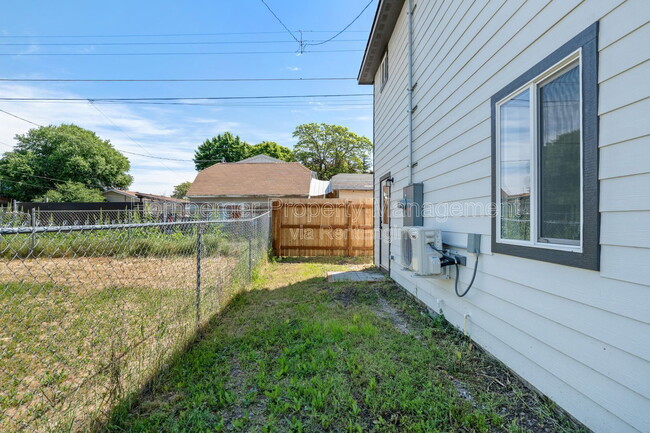 Building Photo - 1503 E Marietta Ave