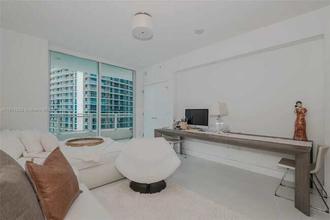 Building Photo - 1080 Brickell Ave