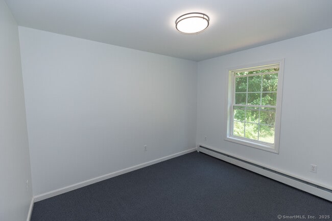 Building Photo - 9 Denmore Ln