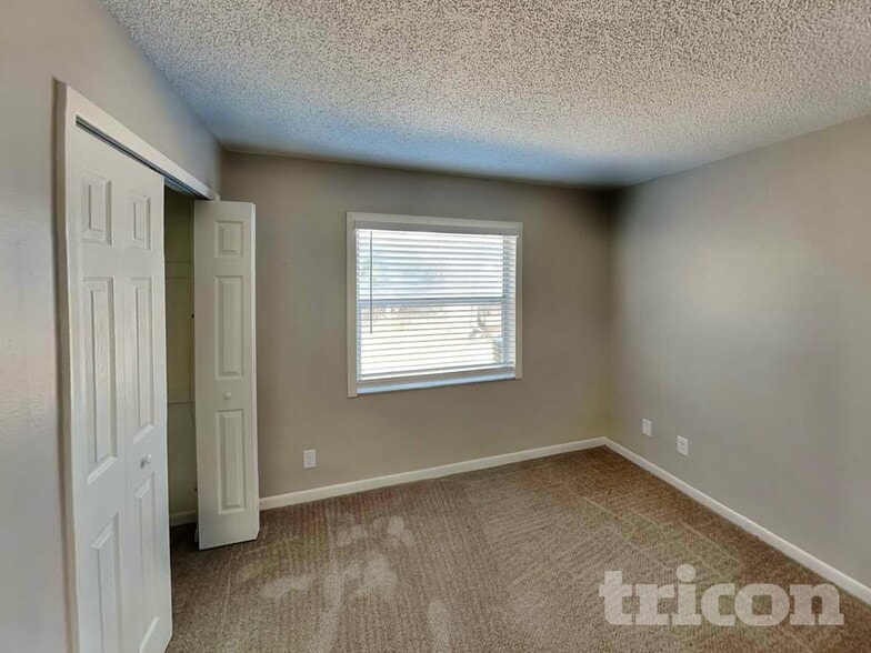 Building Photo - 605 Missionwoode Dr