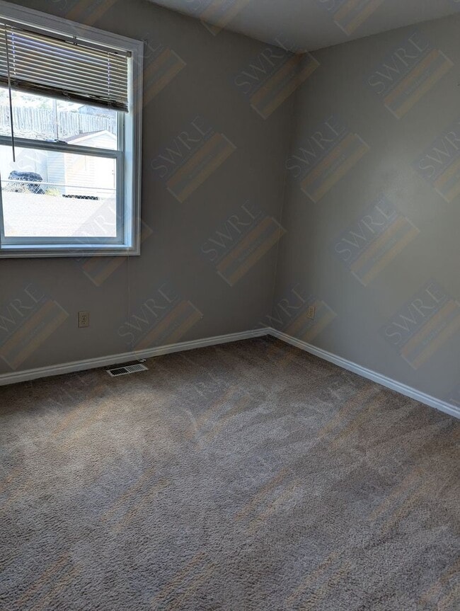 Building Photo - 160 W 2nd N