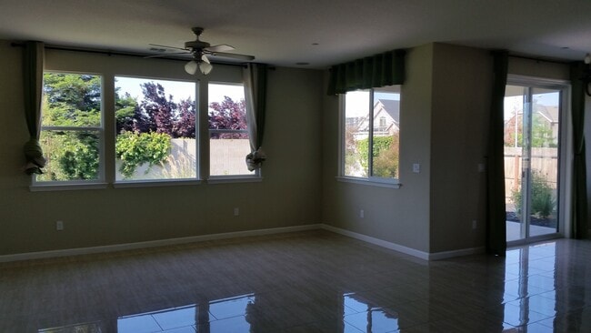 Building Photo - 4837 Langley Way