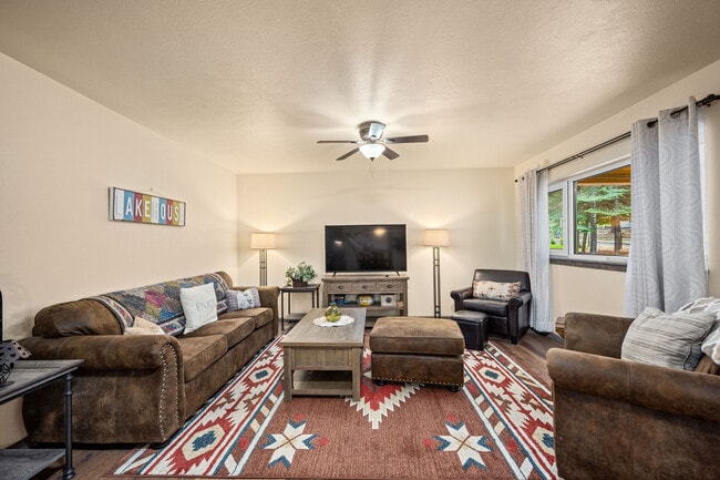 Building Photo - 623 W Florida Cir