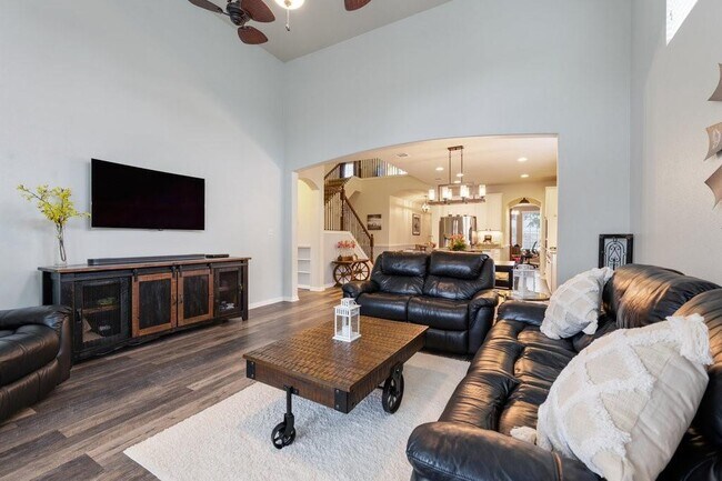 Building Photo - 2915 Bluffstone Dr