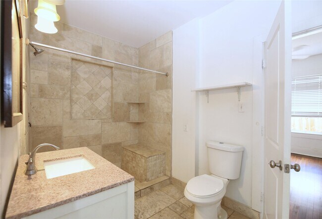 Building Photo - 120 N Edgewood St