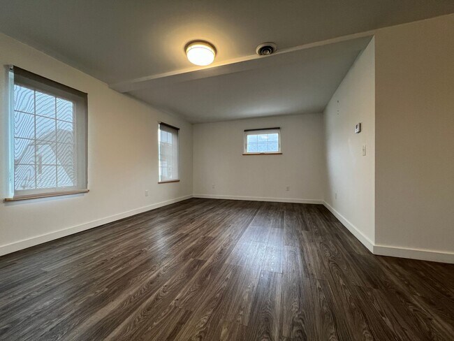 Building Photo - 3109 Hancock Ave