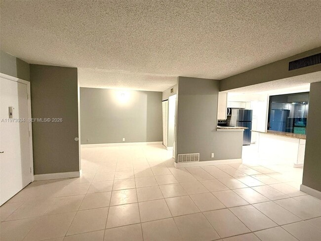 Building Photo - 5220 Las Verdes Cir