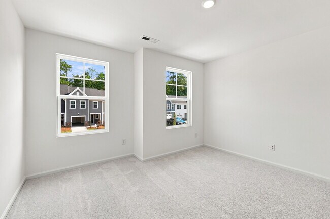 Building Photo - 219 Deercroft Dr