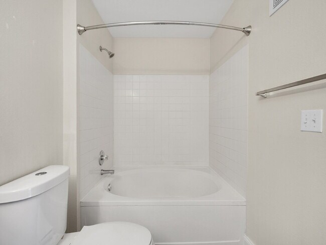 Building Photo - $2,395.00 - 3 Bedrooms, 2Bathrooms, Condo ...