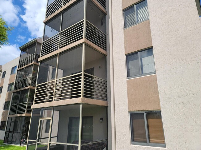 Building Photo - 3737 N Pine Island Rd